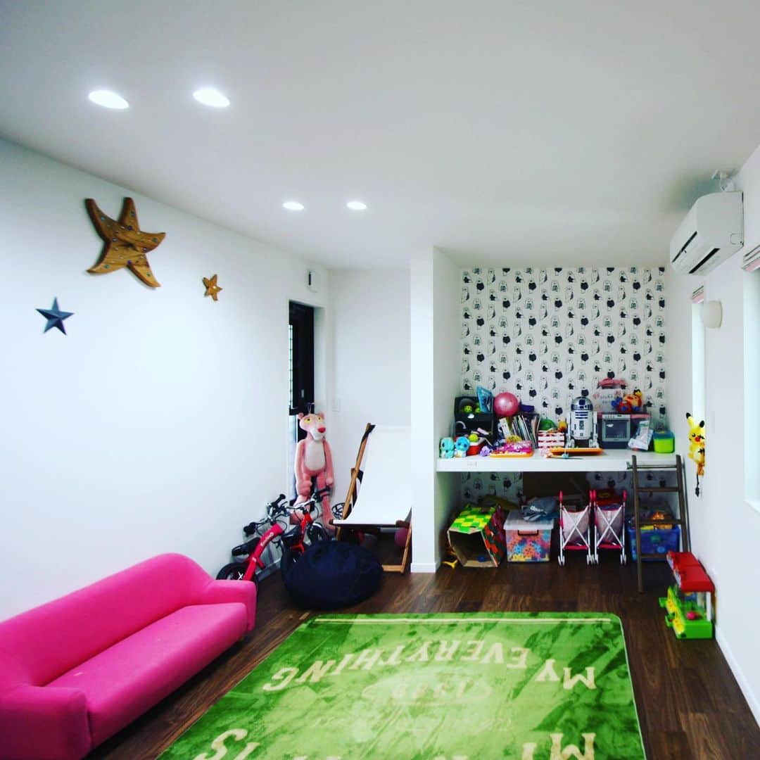 井上建設株式会社（下関）のインスタグラム：「#inouek #children #children’s room #looks fun  それぞれのおもちゃで いろんな遊び方があって… 子供達は遊びの天才ですね🎶」