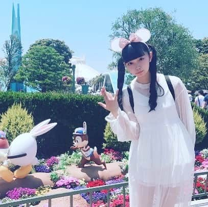 井出ちよのさんのインスタグラム写真 - (井出ちよのInstagram)「やっほーい、ちよのだよ🌈  明日は火エク！前回は熱でお休みしたので2倍の熱量でお送りするとかしないとか🐶 昨日から始まった数量限定『幸せを呼ぶ! 3776レター!』お手紙と、よくわからないステッカーも井出セレクトの旅ふぉとも新曲DLも入って1540円とは！すごい！お得だなー！在庫あるうちに急げ！売れ残るなんてダメ🙅‍♂️🙅‍♀️お中元にもうってつけ。  ところで今日は関東でも伊豆でも地震。地震速報の音、怖いね。みんなのところは大丈夫でしたか？ . . . ★スケジュール★ 🌈6/25(火)【3776Ex】 『火曜エクステンデッド#13』 @富士宮 フジビジョン入場無料 ★YouTubeにて生配信予定 ------------------------------ 🌈6/29(土)【3776】 『フラクタル！！(デイ)』 @石山U☆STONE 前売／2500円当日／3000円 ・前売り予約は予約フォームにて。 ※行脚ライブです。滋賀県（残7）、三重県（残9）の認定証配布します。滋賀県在住の方、三重県在住の方は知人をお誘いの上ぜひお越しください。 ※3776全国行脚についての詳細はSeason#3Neoインフォメーションページなどをご覧下さい ------------------------------ 🌈6/29(土)【井出ちよの】 『野外上映とアイドル活弁の夕べ』 @宮のにぎわい広場 入場無料 ※雨天中止。 ・井出ちよのの出演作「LOCO DD 日本全国どこでもアイドル」の上映会イベントです。 ・井出ちよのはイベントの一貫として、「キートンの文化生活一週間」のアイドル活弁として登場します。（井出ちよののライブはありません。） ・時刻はイベント自体のスタート時刻です。 ・イベントの性質上、また時間帯環境等の問題もあり、物販はありません。 ------------------------------ 🌈6/30(日)【3776#3Neo】【DJ井出ちよの】 『ミヤロックフェス2019』 @CENTRAL STAGE (にぎわい広場) 入場無料 ※3776の出演は15:30～予定 ☆DJ井出ちよの @DJ BOOTH（FUJIVISION） 入場無料 17:00～17:40予定 ------------------------------ 🌈7/6(土)【3776#3Neo】 『アートギャラリーin西町レトロ館「ナナロック」』入場無料 ※3776の日後編2019。 16:00〜40分間ライブ予定 ------------------------------ 🌈7/27(土)【3776】 『吉永地区夏祭り』 @富士市立吉永第一小学校 グラウンド 入場無料 ※雨天中止。  18:10〜30分間ライブ予定 ------------------------------ 🌈7/28(日) 『3776 - Guitar = ?』 @阿佐ヶ谷ロフトA 12:00open/ 12:30start 前売／2700円当日／3200円 ・3776×塚本功コラボレーションライブ。オトトイの飯田さん(司会)、塚本功さん、3776井出、3776プロデューサー石田の4名によるトークもあります。 ・チケットはe+にて発売中 ------------------------------ ㊗️3776×OTOTOY企画 vol.7㊗️ 〈盆と正月が一緒に来るよ！～歳時記・完結編〉 2019年8月15日(木)  会場 : 渋谷WWW 17:30 OPEN / 18:00 START 前売り \3,000 / 当日 \3,500 チケットはeplusにて発売中 ------------------------------ #3776 #みななろ #井出ちよの #富士山 #富士宮 #富士市 #静岡県 #宮のにぎわい広場 #元気広場 #富士山ご当地アイドル」6月24日 21時55分 - 3776chiyono