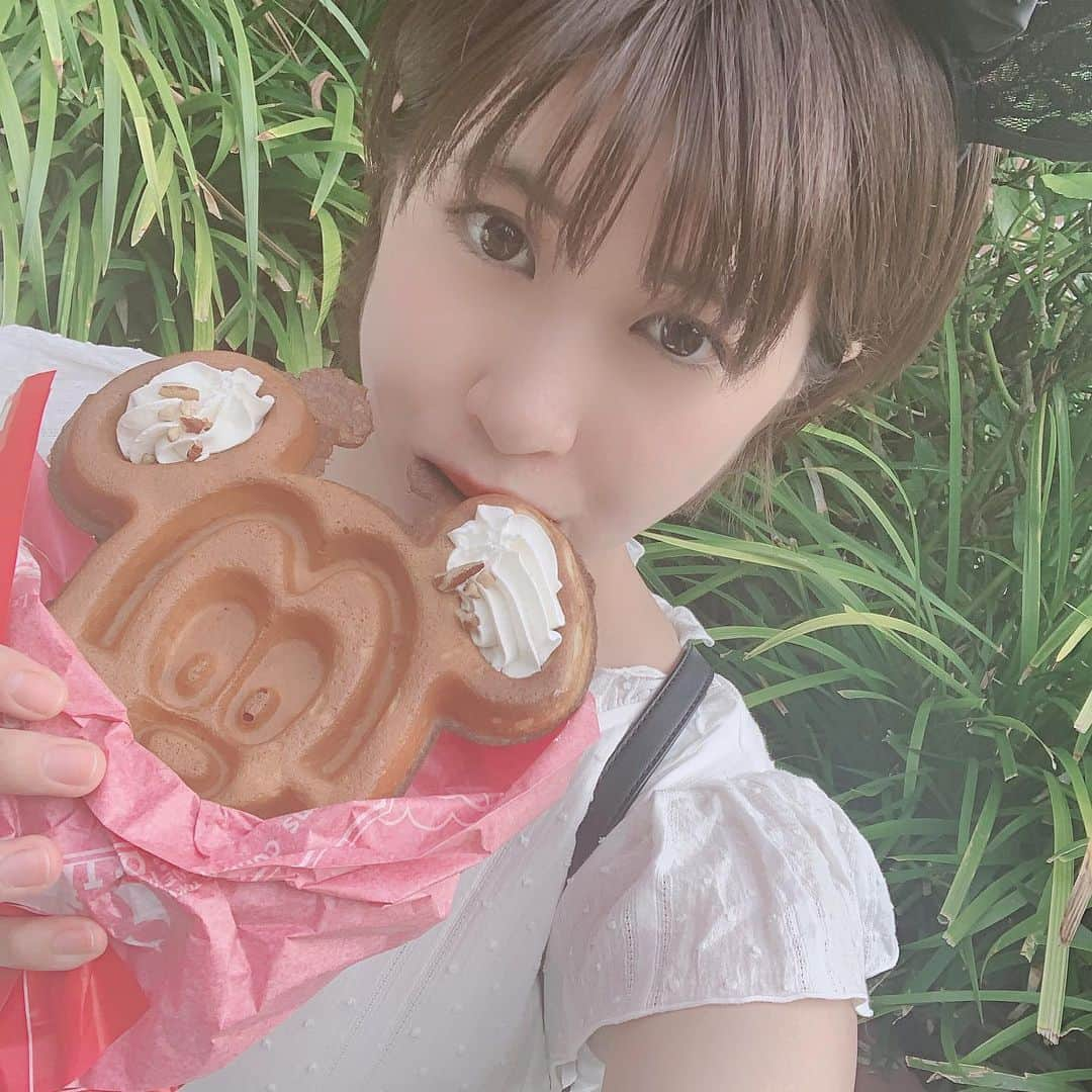 長谷川怜華さんのインスタグラム写真 - (長谷川怜華Instagram)「.. .. またこれ食べたいな♡♡ #ミッキーワッフル #ディズニーランド #食べ歩き」6月24日 20時51分 - hasegawa_reika