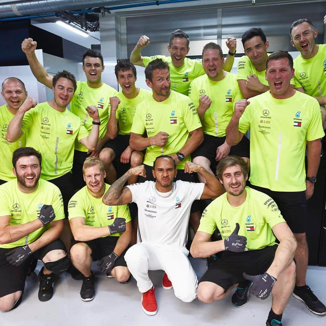 MERCEDES AMG PETRONASさんのインスタグラム写真 - (MERCEDES AMG PETRONASInstagram)「When you and your mates realise it’s Race Week! Again!! 😃💪 • #MercedesAMGF1 #Mercedes #F1 #RaceWeek #AustrianGP #PETRONASmotorsport」6月24日 21時01分 - mercedesamgf1