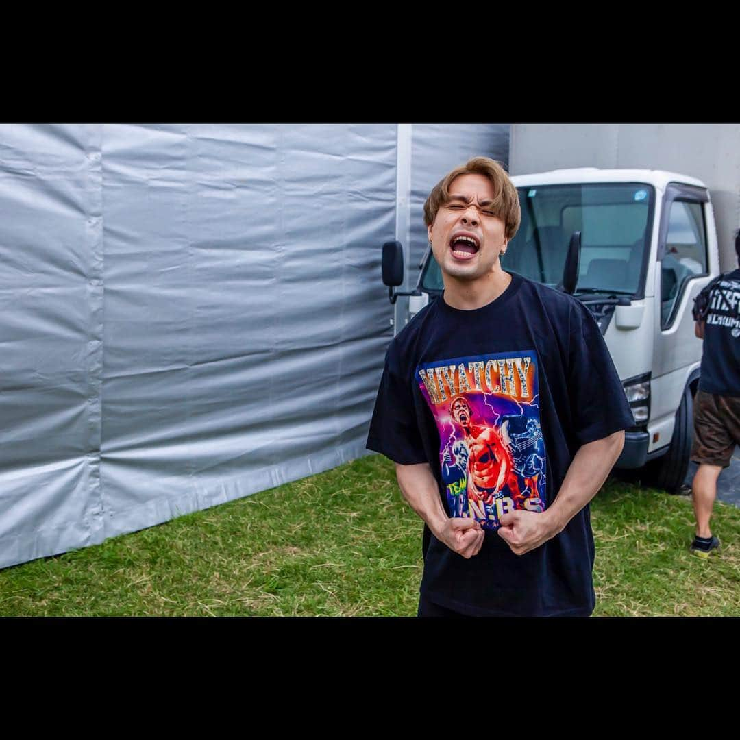 YU-KIさんのインスタグラム写真 - (YU-KIInstagram)「DEAD POP FESTiVAL 2019ありがとう！﻿ こんな凄まじいフェスを作り上げ駆け抜けたSiMに多大なる感謝とリスペクトを🙏﻿ また帰ってこれるように頑張るよ。﻿ 集まってくれたみんな、本当にありがとう！﻿ ﻿ Photos by @taka_tallman ﻿ #NOISEMAKER ﻿ #SiM﻿ #deadpopfestival ﻿ #dpf2019 ﻿ #TEAMGNBS #ミヤッチtee﻿ #まさかの色違いver」6月24日 21時08分 - noisemakeryuki