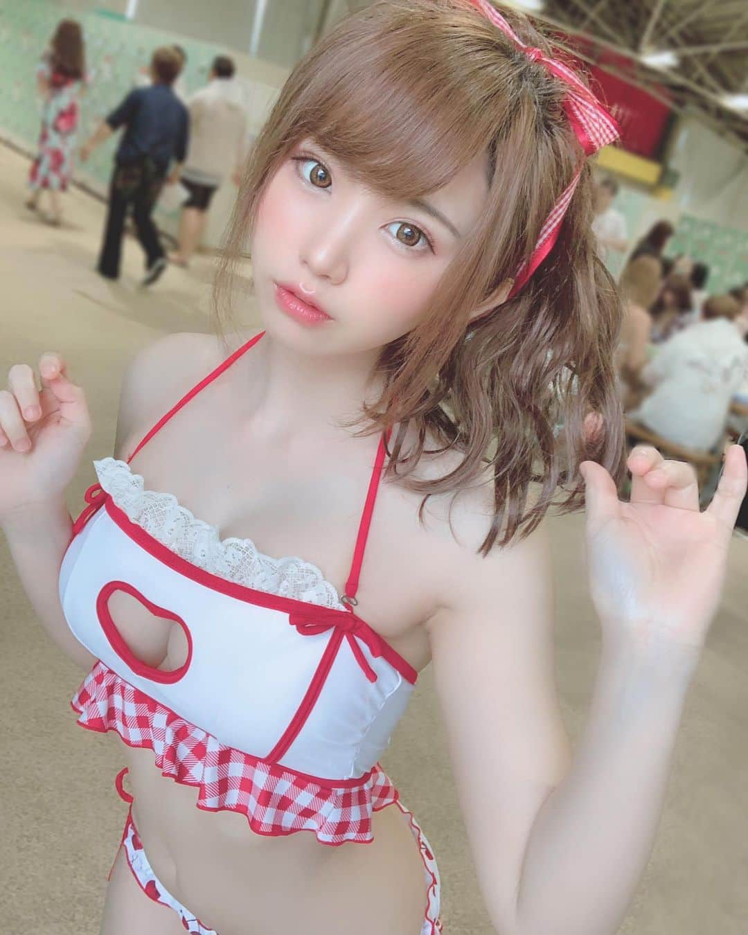 えなこさんのインスタグラム写真 - (えなこInstagram)「撮影会で着たチェリーレッド水着🍒 #swimwear #cherry #summer #ponytail #japanesegirl」6月24日 21時07分 - enakorin