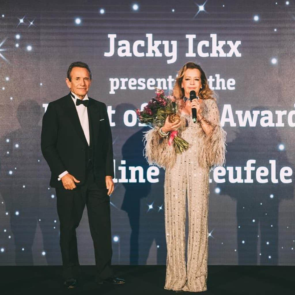 ペトラ・ネムコバさんのインスタグラム写真 - (ペトラ・ネムコバInstagram)「At the #HappyHeartsGala in #Prague we were lucky to have the presence of legendary #JackyIckx who has given the “Heart of Gold” award to angel who really has a heart of gold. 🧡 #CarolineScheufele keeps shining love and happiness on everyone around, on many philanthropic causes and on #happyhearts for many years. 🙌 Her creation of the red @chopard #HappyHeartBracelet has already rebuild 3 schools and counting. 🙏❤🙏I’m so inspired by you angel @chopardbycaroline. Love you ❤  @happyheartsczech」6月24日 21時18分 - pnemcova