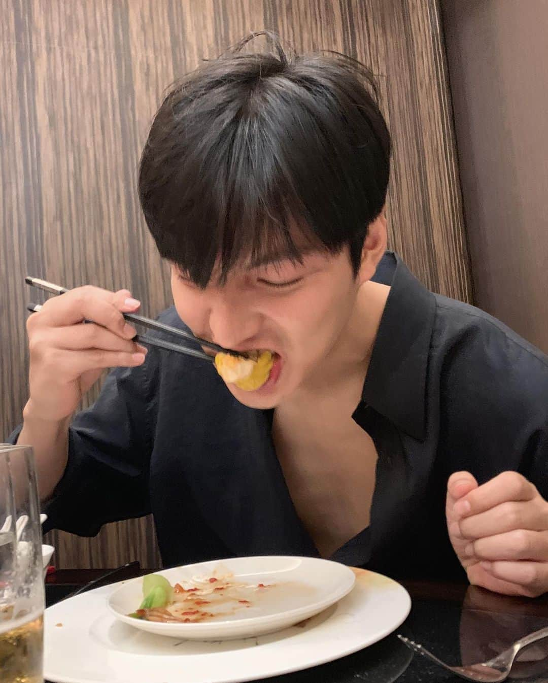 イ・ミンホさんのインスタグラム写真 - (イ・ミンホInstagram)「딤섬먹는법ㅋㅋㅋㅋㅋㅋㅋㅋㅋㅋㅋㅋㅋㅋㅋㅋㅋㅋㅋㅋㅋㅋ」6月24日 21時24分 - actorleeminho