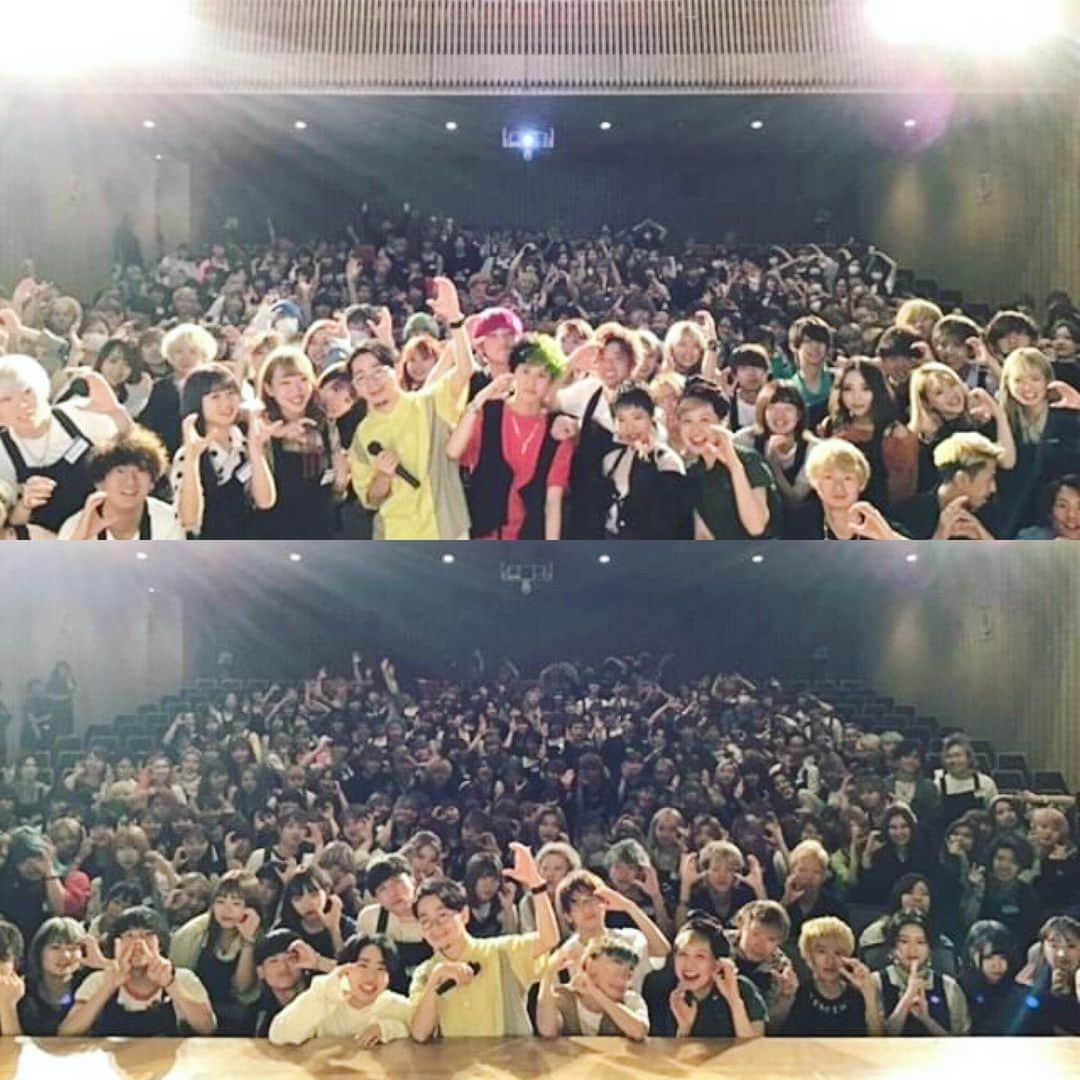 内田聡一郎さんのインスタグラム写真 - (内田聡一郎Instagram)「今日は名古屋にて中日美容専門学校の特別授業講師をやらせて頂きました。 1年生を対象にモデルデモとこれからの就活に向けトークプレゼン。 500人オーバーの1年生を前に僕なりにやらせて頂きました。 中日の皆様ありがとうございました！ モデルの生徒さんもご協力ありがとうございました！ 生徒さんこれから頑張ってください🔥 #LECO #lecotokyo #中日美容 #中日美容専門学校  #セミナー #授業 #特別授業 #講師 #美容師 #美容学生 #美容師の休日」6月24日 21時26分 - soucuts