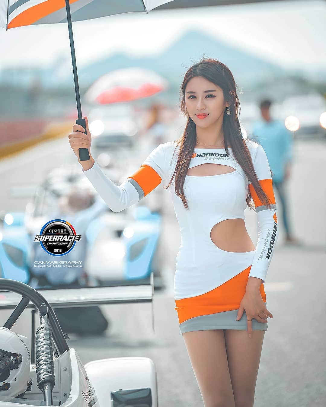 캔바스さんのインスタグラム写真 - (캔바스Instagram)「. 굿밤~~ . . Photo & Edit : 캔바스 @canvas_graphy @canvas_mono __________________________________________  캔바스의 모든 사진은 무단 사용을 불허합니다. Copyright (c) CANVAS All Rights Reserved. __________________________________________  #캔바스 #캔바스그라피 #안나경 #아트라스bx #슈퍼레이스 #3라운드 #모델촬영 #모델출사 #스냅 #촬영문의 #개인촬영 #섹시미 #건강미 #글래머 #mood #koreamodel #koreangirl #modelphotography #코리아인터내셔널서킷 #영암서킷 #f1paddock」6月24日 21時38分 - canvas_graphy