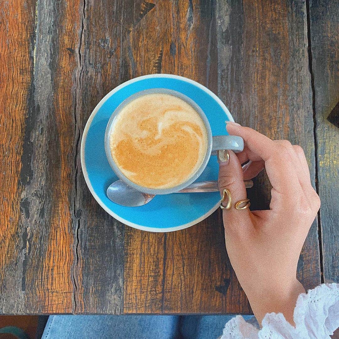 中谷愛さんのインスタグラム写真 - (中谷愛Instagram)「フラットホワイト、初めて飲んだ☕️﻿ ﻿ オーストラリアはコーヒーの種類が豊富みたい。﻿ また今度は違うのも飲んでみたいなあ..❤︎﻿ ﻿ #australia #sydney #sydneycafe ﻿ #2773glenbrook #coffee #flatwhite ﻿ #ai___worldtravel」6月24日 21時39分 - aixox3
