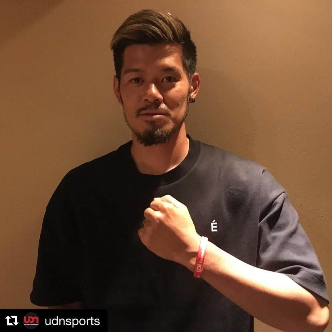 山口蛍さんのインスタグラム写真 - (山口蛍Instagram)「👍 #Repost @udnsports with @get_repost ・・・ 山口蛍選手が #udnfoundation の活動に賛同して頂きました。 山口選手への応援よろしくお願いします👍 山口蛍/MF/V神戸 #udnsports #udn #udnバンド #夢 #未来 #山口蛍」6月24日 21時39分 - hotaru10_official