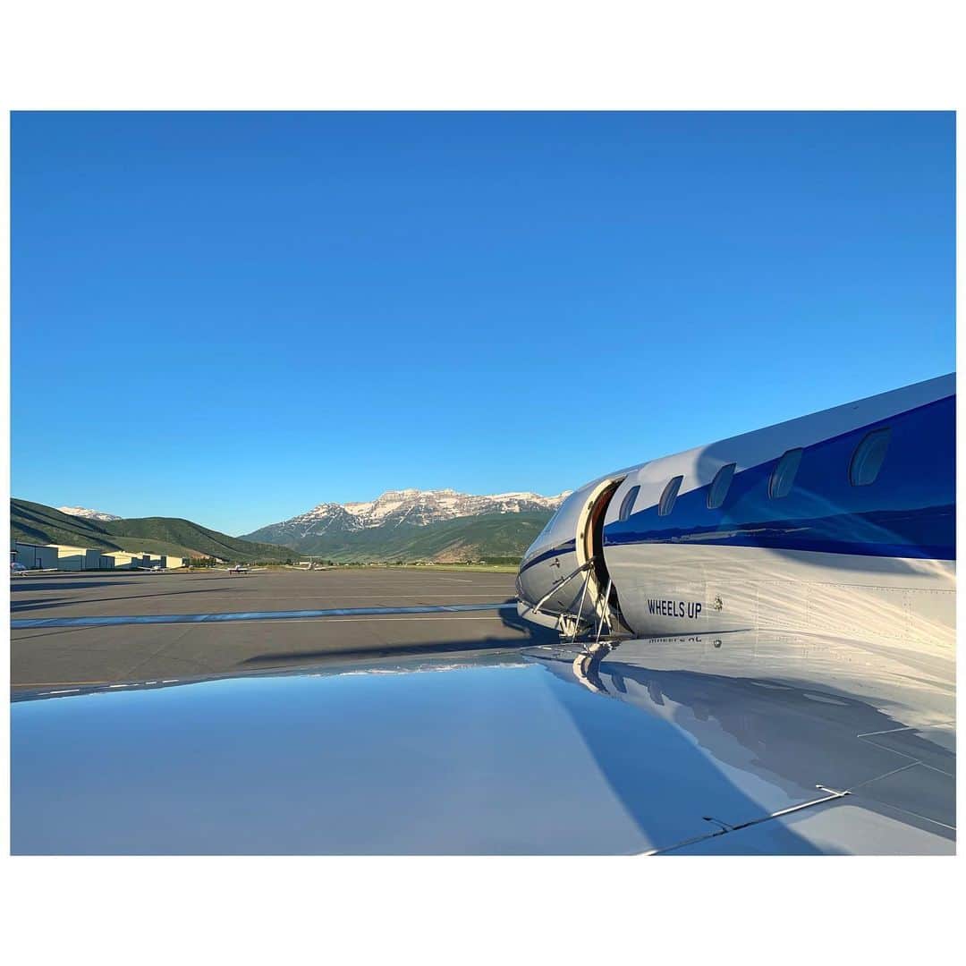 リッキー・ファウラーのインスタグラム：「Next stop the 313 @rocketclassic via @wheelsup8760 @allisonstokke @jimmywalkerpga #FullSend」