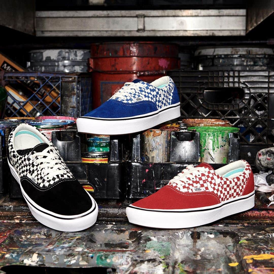 Vans Philippinesさんのインスタグラム写真 - (Vans PhilippinesInstagram)「When @_AlfonsoGonzalezJr is painting a mural, he dedicates all his energy to the wall. 🎨 From sun up til’ sun down, the new #ComfyCush Era helps him make it comfy 🏁 Dropping soon in stores. Stay tuned.  #VansPhilippines」6月24日 13時11分 - vansphilippines