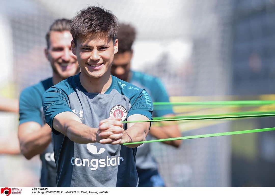 宮市亮のインスタグラム：「Start⚽️😊#2019/2020#preseason#fcstpauli」