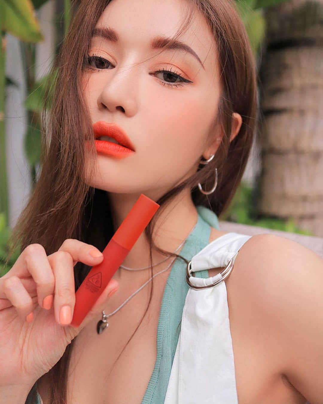 3CE Official Instagramさんのインスタグラム写真 - (3CE Official InstagramInstagram)「3CE SMOOTHING LIP TINT #REST_DAY 사르르 녹아드는 스무디 텍스처와 누구나 소화 가능한 과즙미 폭발 레드 오렌지의 콜라보레이션❤️ #3ce #3cesmoothingliptint #smoothingliptint #redlips」6月24日 13時15分 - 3ce_official