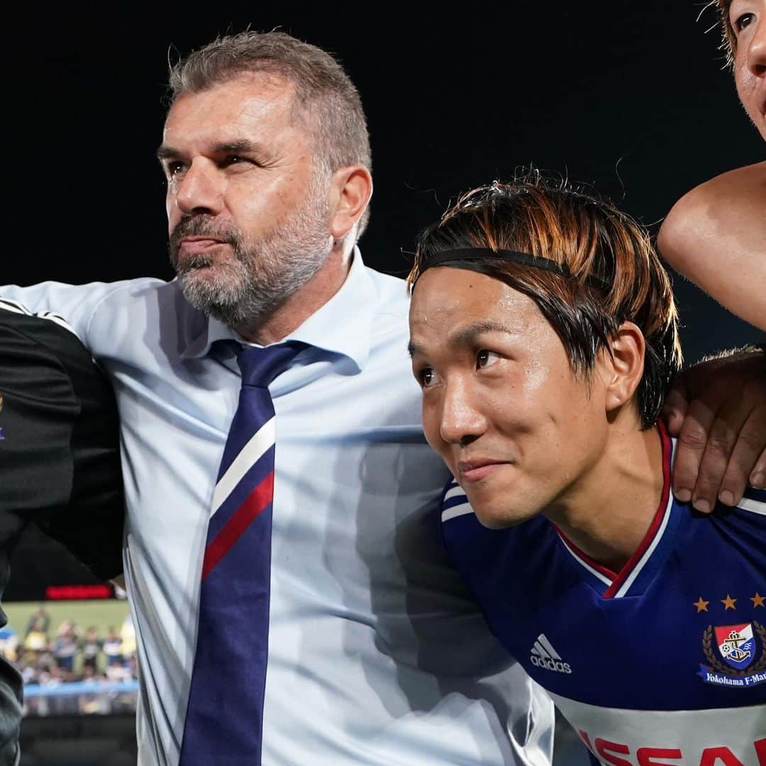 サッカーキングさんのインスタグラム写真 - (サッカーキングInstagram)「. BOSS & CAPTAIN （2019.06.22） . 📷Photo by J.LEAGUE/Jリーグ . #横浜Fマリノス #FMarinos #ポステコグルー #天野純 #明治安田生命J1リーグ #Jリーグ #コトシハJガハンパナイ #JLeague #J撮り #J1 #football #サッカーキング #⚽️ #サッカー」6月24日 13時16分 - soccerkingjp