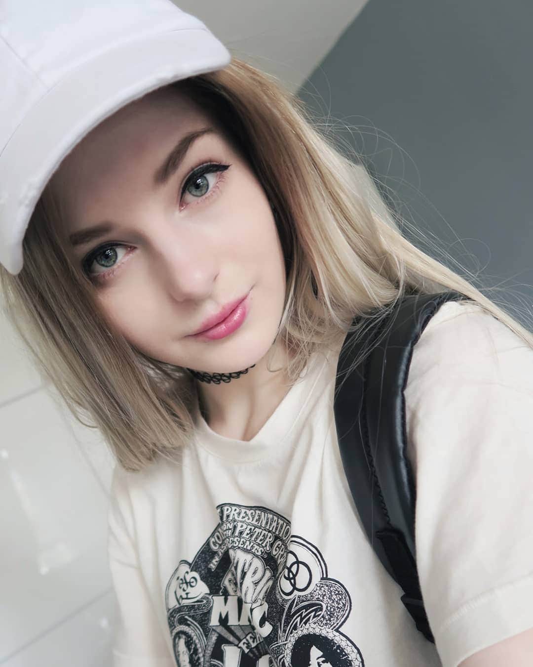 Ella Freyaのインスタグラム：「Blondes have more fun ~」