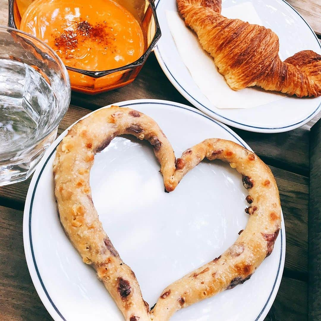 佐倉ちひろさんのインスタグラム写真 - (佐倉ちひろInstagram)「🍞🥐🥖🥨 ❤︎ 、 #bricolagebreadandco #bread #lunch #terrace #instafood #instagood #パン #パン屋 #ランチ #テラス席 #六本木 #六本木カフェ #彼女とデートなうに使っていいよ #インスタ彼女」6月24日 13時33分 - chihiro__sakura