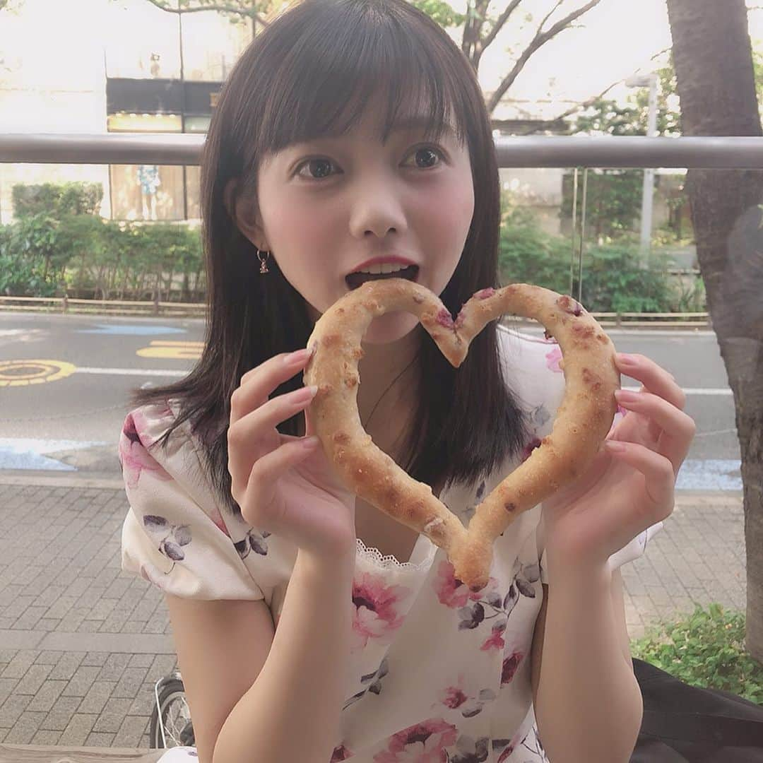 佐倉ちひろさんのインスタグラム写真 - (佐倉ちひろInstagram)「🍞🥐🥖🥨 ❤︎ 、 #bricolagebreadandco #bread #lunch #terrace #instafood #instagood #パン #パン屋 #ランチ #テラス席 #六本木 #六本木カフェ #彼女とデートなうに使っていいよ #インスタ彼女」6月24日 13時33分 - chihiro__sakura