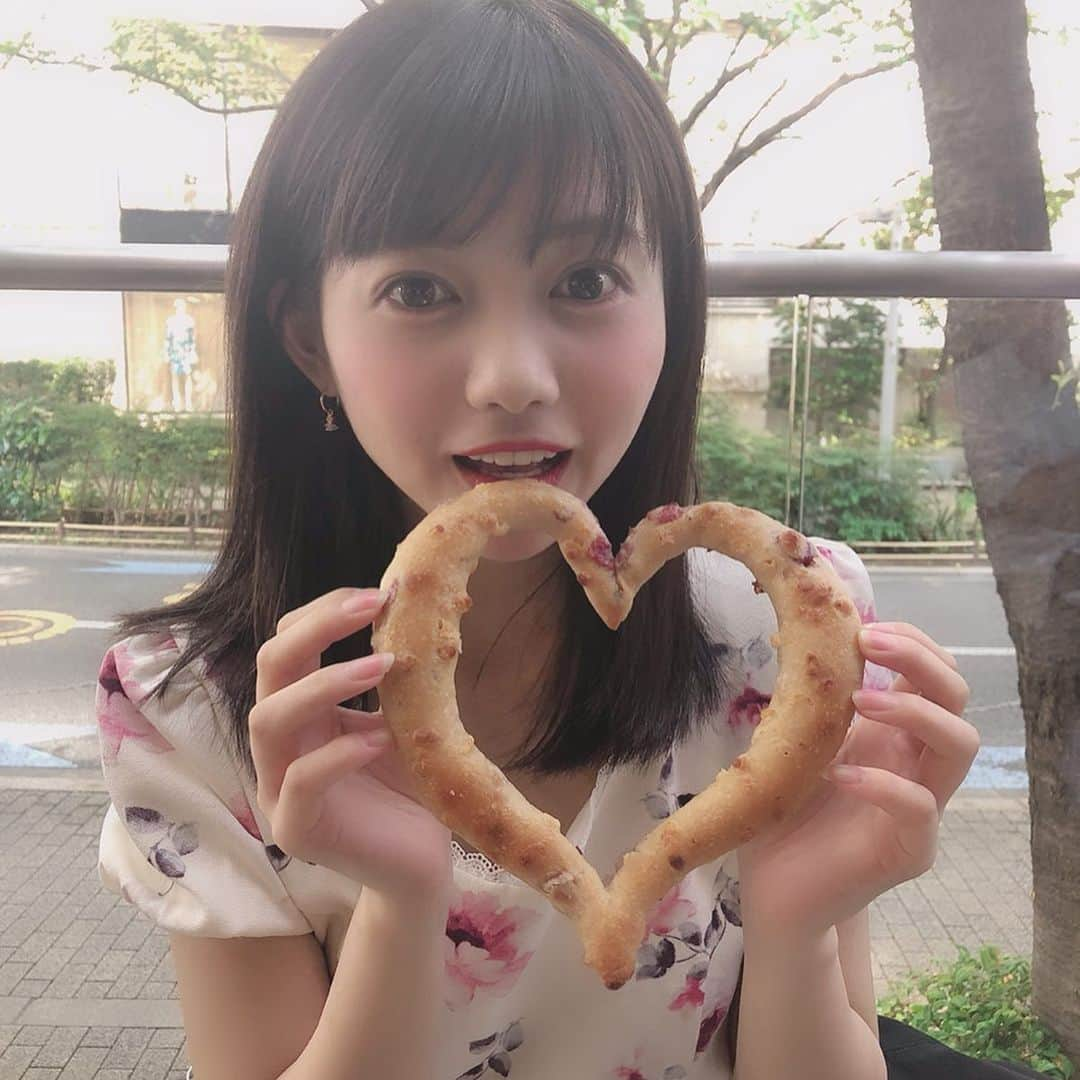 佐倉ちひろさんのインスタグラム写真 - (佐倉ちひろInstagram)「🍞🥐🥖🥨 ❤︎ 、 #bricolagebreadandco #bread #lunch #terrace #instafood #instagood #パン #パン屋 #ランチ #テラス席 #六本木 #六本木カフェ #彼女とデートなうに使っていいよ #インスタ彼女」6月24日 13時33分 - chihiro__sakura