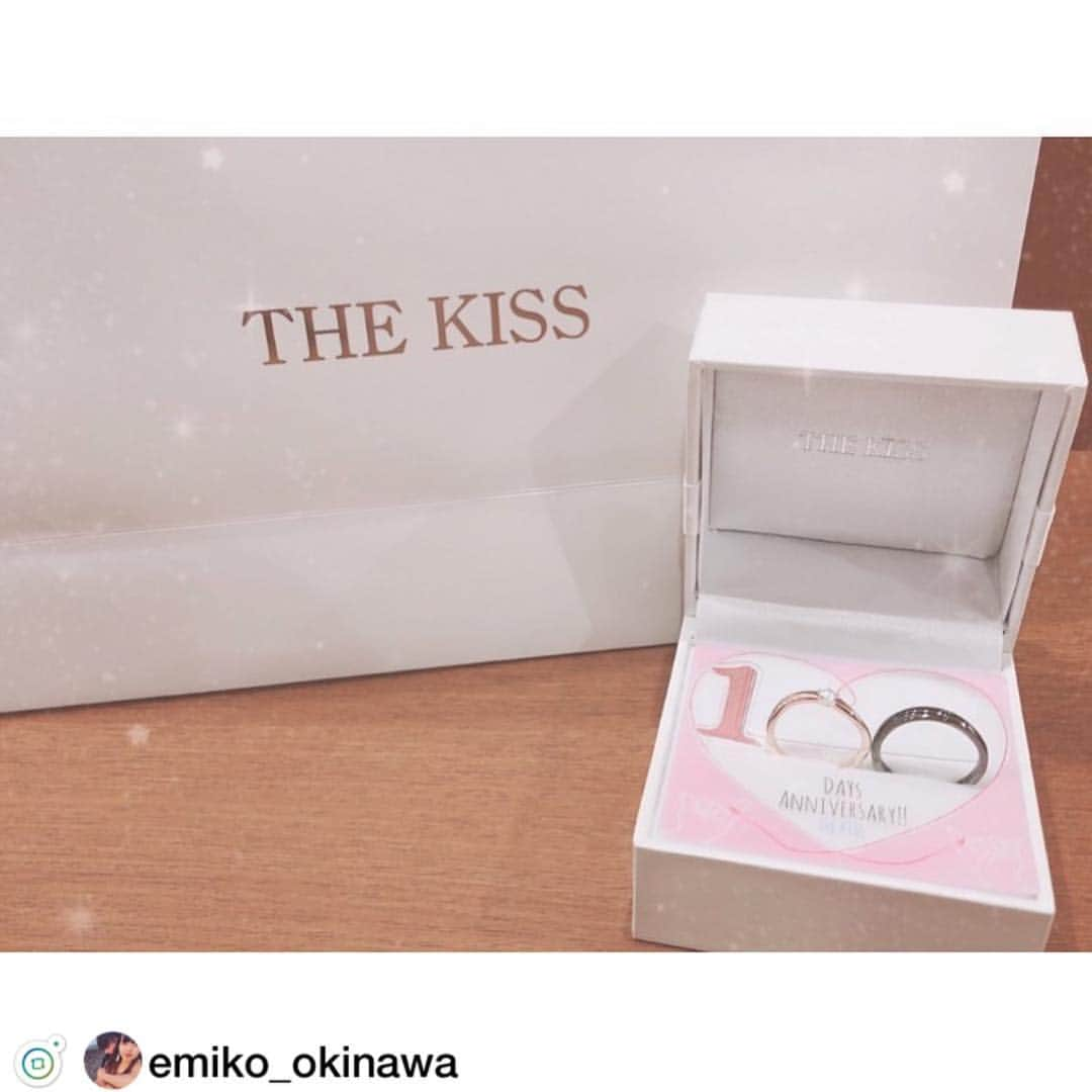 THE KISS_100日リングさんのインスタグラム写真 - (THE KISS_100日リングInstagram)「@thekiss_100_rings または #100日リング のタグを付けて投稿して下さった中で、素敵な写真を選ばせていただきました💍✨﻿ ﻿ ﻿ @emiko_okinawa さま﻿ 100日記念日おめでとうございます。﻿ 素敵な投稿ありがとうございました！﻿ ﻿ #thekiss #100日リング  #ペアリング #pairring  #ジュエリー #アクセサリー #指輪 #100日記念日 #100日記念 #記念日 #記念日デート  #カップル #カップルフォト #커플 #일한커플 #한일커플 #100일기념 #커플링 #러브링 #커플사진 #커플스타그램 #러브스타그램 #링 #반지」6月24日 13時43分 - thekiss_100_rings