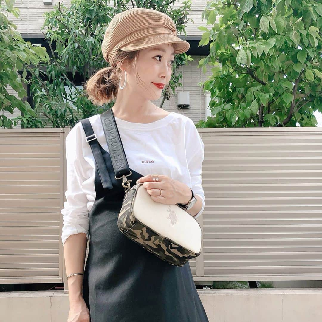 Kikuno Sayumiさんのインスタグラム写真 - (Kikuno SayumiInstagram)「〻one shoulder 〻 ・ ・ ・ @mite__official のロンT♡ロゴがブラウンでめちゃくちゃ可愛い。 ・ @gorgeshop_official の#ワンショルダーワンピース ヘビロテ。買ってよかった✧*片方の紐外しても可愛い。 ・ @uspoloassnのボディバッグのカモフラ柄がポイント✩.*˚ ・ ・ ・ tops▶ @mite__official bottoms▶ @gorgeshop_official bag▶ @the_platinum_select piece▶ @abask_official cap▶ @donobanweb ・ ・ ・ #ファッション#コーデ#fashion#ママ#ママコーデ#ponte_fashion #プチプラコーデ#大人カジュアル#ヘアアレンジ#大人可愛い#ジユジョ#chao_app#エアリフト#ミテガール#locari #シンプルコーデ#158cmコーデ #158cm #マタニティコーデ #夏コーデ#ぷんにー#妊娠9ヶ月#mamagirl#ママリ#ママリファッション#lucrajp #usポロ#pr#USPOLO」6月24日 14時11分 - sayumikikuno