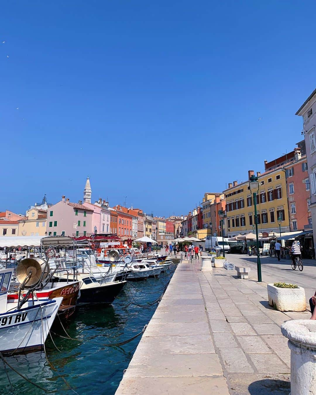 Amata Chittaseneeさんのインスタグラム写真 - (Amata ChittaseneeInstagram)「Until we meet again :) #rovinj @visitistria @shareistria #Croatia #pearypiearoundtheworld 🐝🌼」6月24日 14時04分 - pearypie