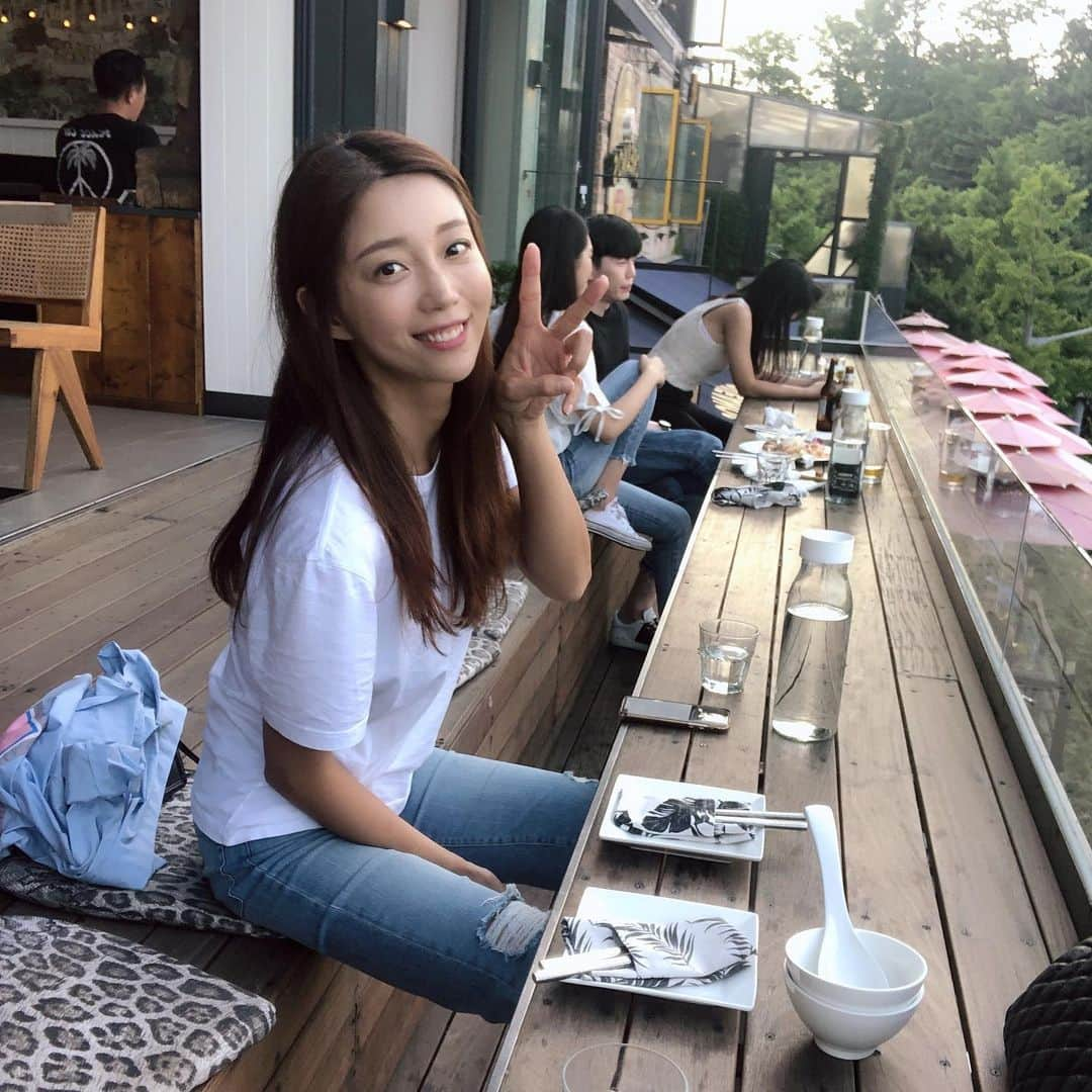 キム・ガヒョンさんのインスタグラム写真 - (キム・ガヒョンInstagram)「여기는 view맛집일세 ☀️⛅️☁️ 날씨먹고 왔던 주말👍 이 집 사진도 잘하네⭐️ With @s_hyo.87  #맛집 #이태원 #여행가고싶다」6月24日 14時26分 - kim.k.h.pro