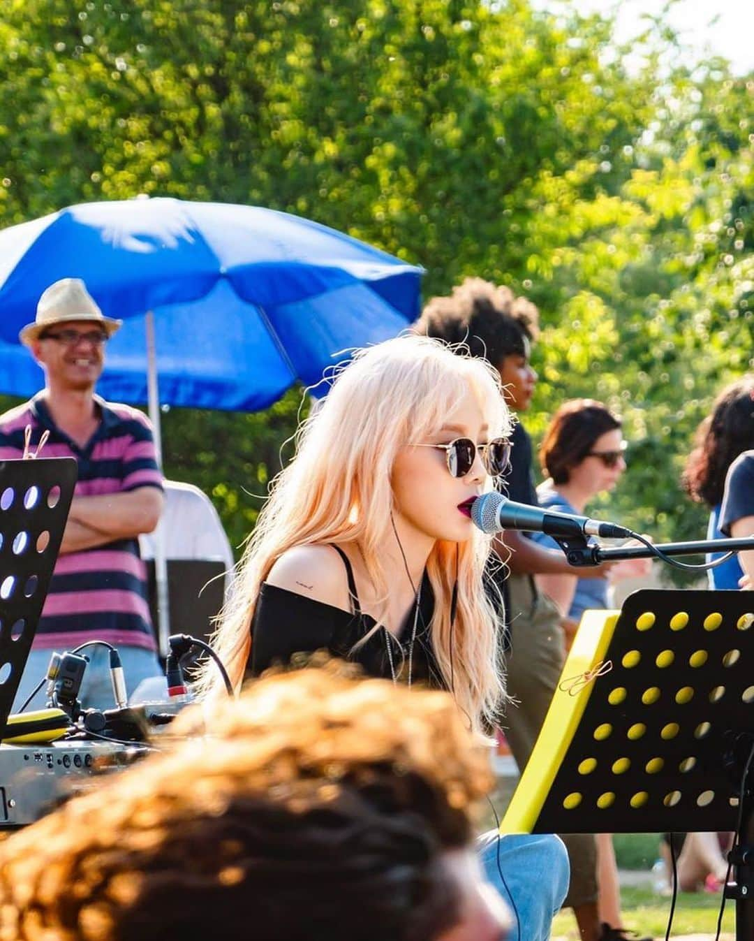 TAEYEONさんのインスタグラム写真 - (TAEYEONInstagram)「@taeyeon_ss Taeyeon at Mauerpark in Berlin 🖤 Cr: archive.due #GirlsGeneration 💜 #Taeyeon 💜 #tiffany #sunny #yoona #seohyun #sooyoung #yuri #hyoyeon #taeny #snsd #gg #태연  #tysone #snsd #sone #soshi #แทยอน #taeny #taetiseo #girlgeneration #소녀시대  #AlwaysWithSNSD #태써티율효셩융서 #zero 🐶」6月24日 14時51分 - taeyeondaisy