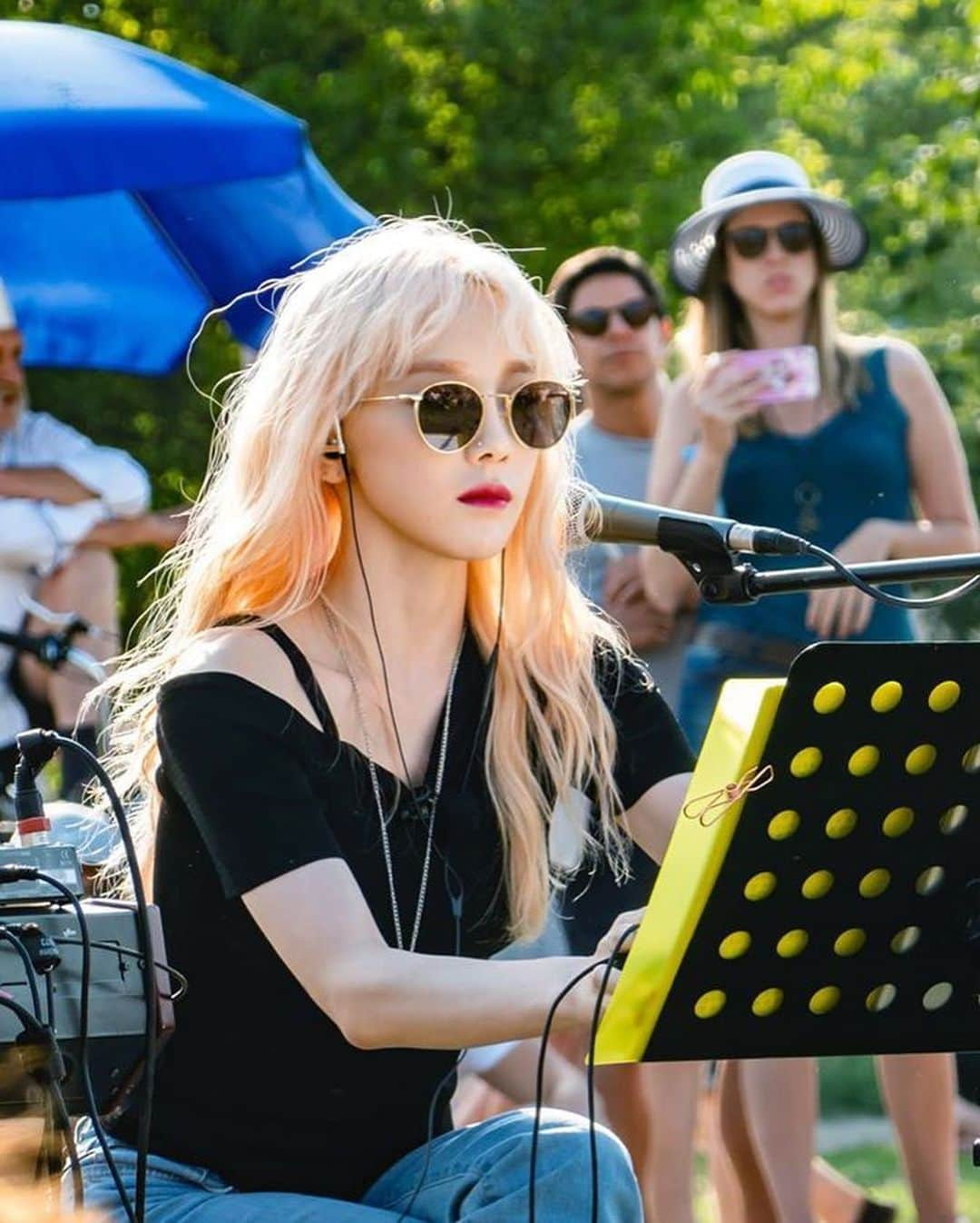 TAEYEONさんのインスタグラム写真 - (TAEYEONInstagram)「@taeyeon_ss Taeyeon at Mauerpark in Berlin 🖤 Cr: archive.due #GirlsGeneration 💜 #Taeyeon 💜 #tiffany #sunny #yoona #seohyun #sooyoung #yuri #hyoyeon #taeny #snsd #gg #태연  #tysone #snsd #sone #soshi #แทยอน #taeny #taetiseo #girlgeneration #소녀시대  #AlwaysWithSNSD #태써티율효셩융서 #zero 🐶」6月24日 14時51分 - taeyeondaisy