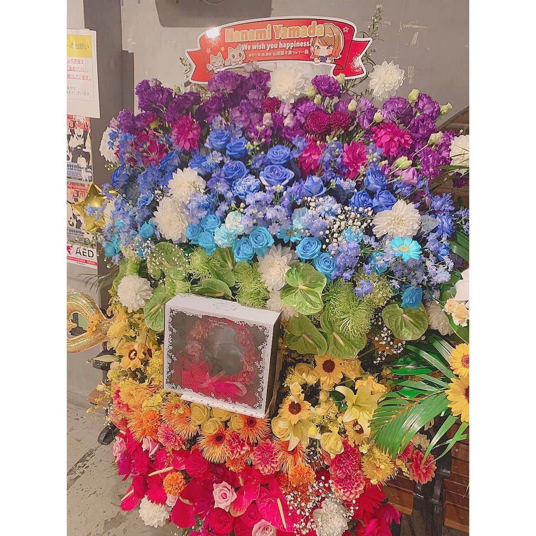山田菜々美のインスタグラム：「. 素敵なお花達💐 . #卒業 #お花 #ありがとうございました」
