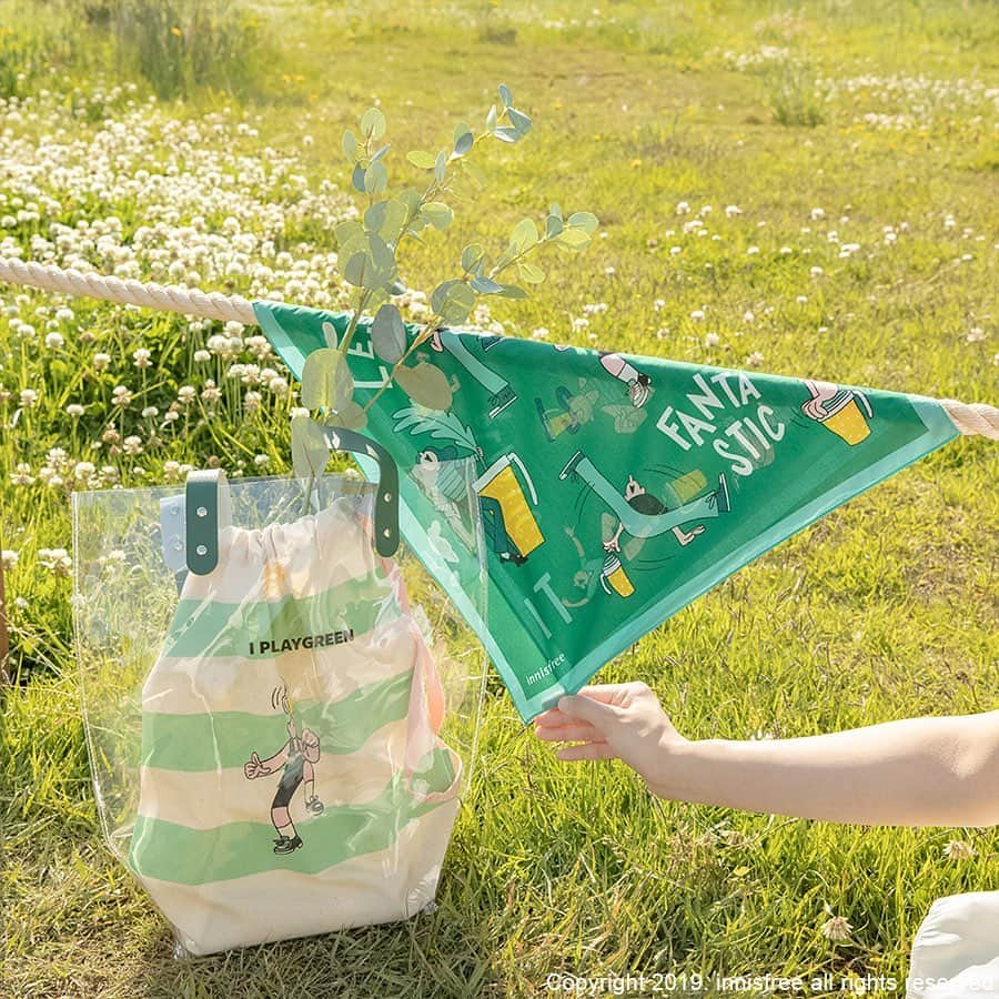 innisfree official (이니스프리) さんのインスタグラム写真 - (innisfree official (이니스프리) Instagram)「Why not go on an eco-friendly picnic with your #ecohankie ?🌞 ⠀⠀⠀ #에코손수건 과 함께 그린그린한 소풍을 떠나볼까요? 🌞」6月24日 15時00分 - innisfreeofficial