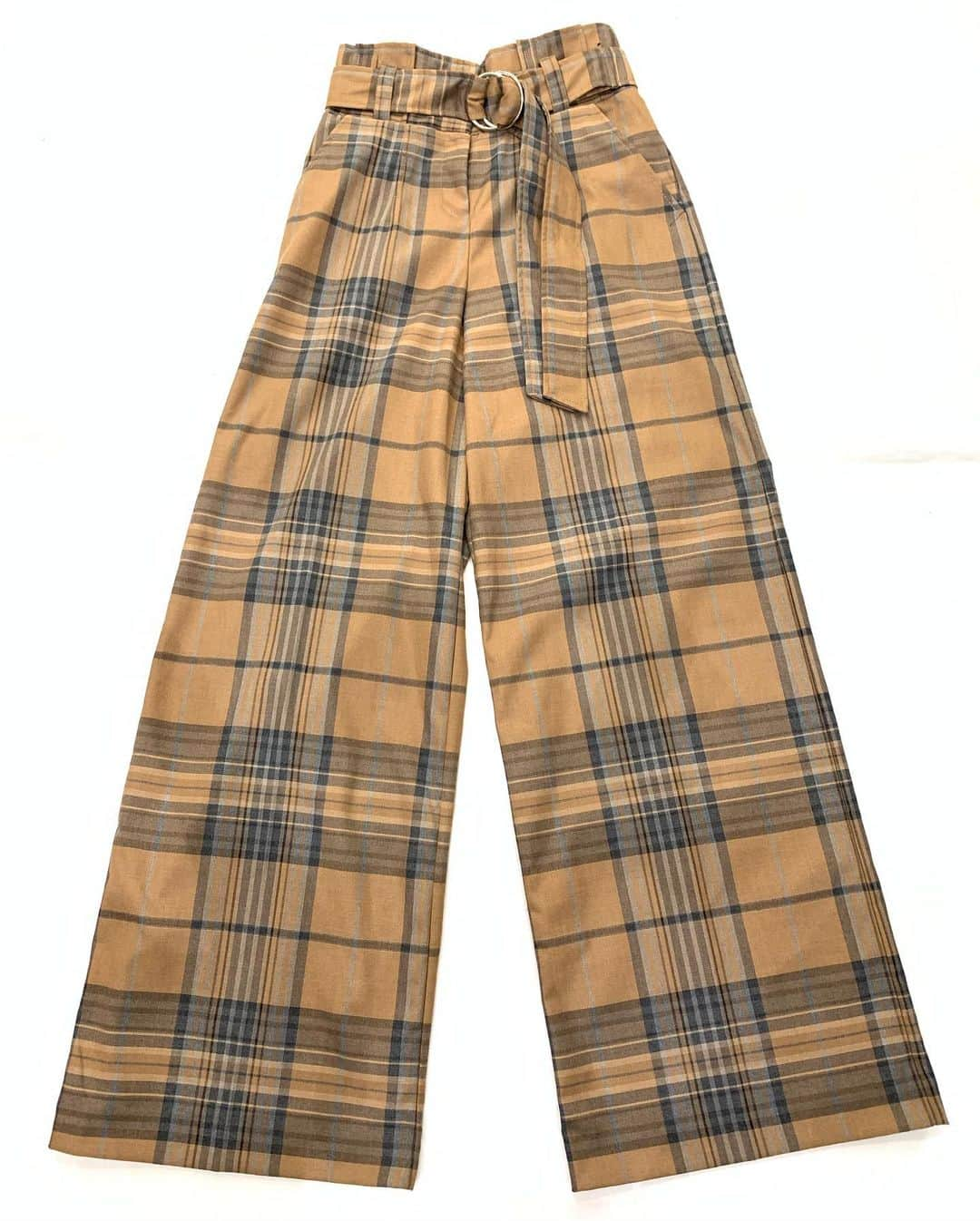 ジャムルさんのインスタグラム写真 - (ジャムルInstagram)「high waist check pants ¥6000+tax . ウエスト 70cm 全長 115cm 股下 82.5cm すそ幅 32.5cm . 通販も可能です。 お問い合わせはお電話で承ります。 . #お問い合わせはお電話で承ります #jammru  #osaka  #fashion  #streetstyle  #streetfashion  #vtg  #vintage  #used  #usedclothing  #古着 #古着屋 #ファッション #70s #80s #90s#jammru_style」6月24日 15時02分 - jammru