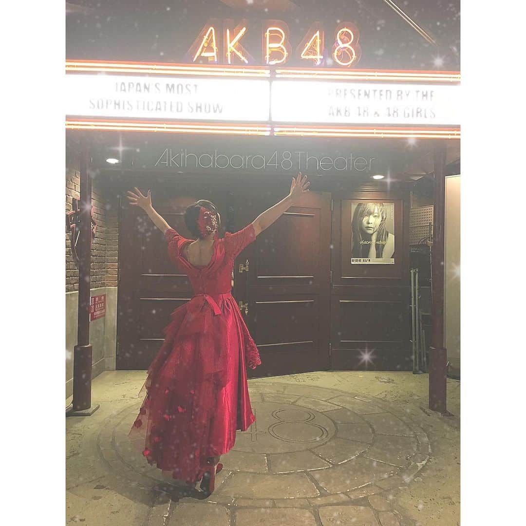 山田菜々美のインスタグラム：「. 夢のような時間でした🌸 ありがとうございました⌛️ . #akb48  #卒業 #ドレス」