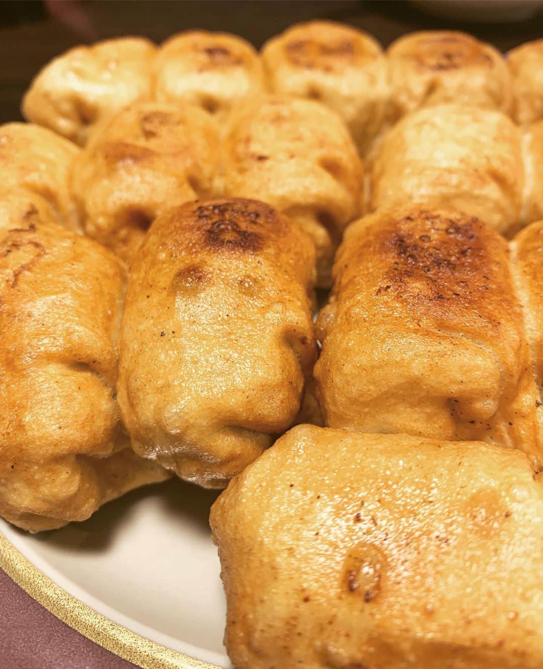 鑑田幸代のインスタグラム：「第七餃子🤤 #やはり美味い #ラー油が最高 #ホワイト餃子 #金沢」