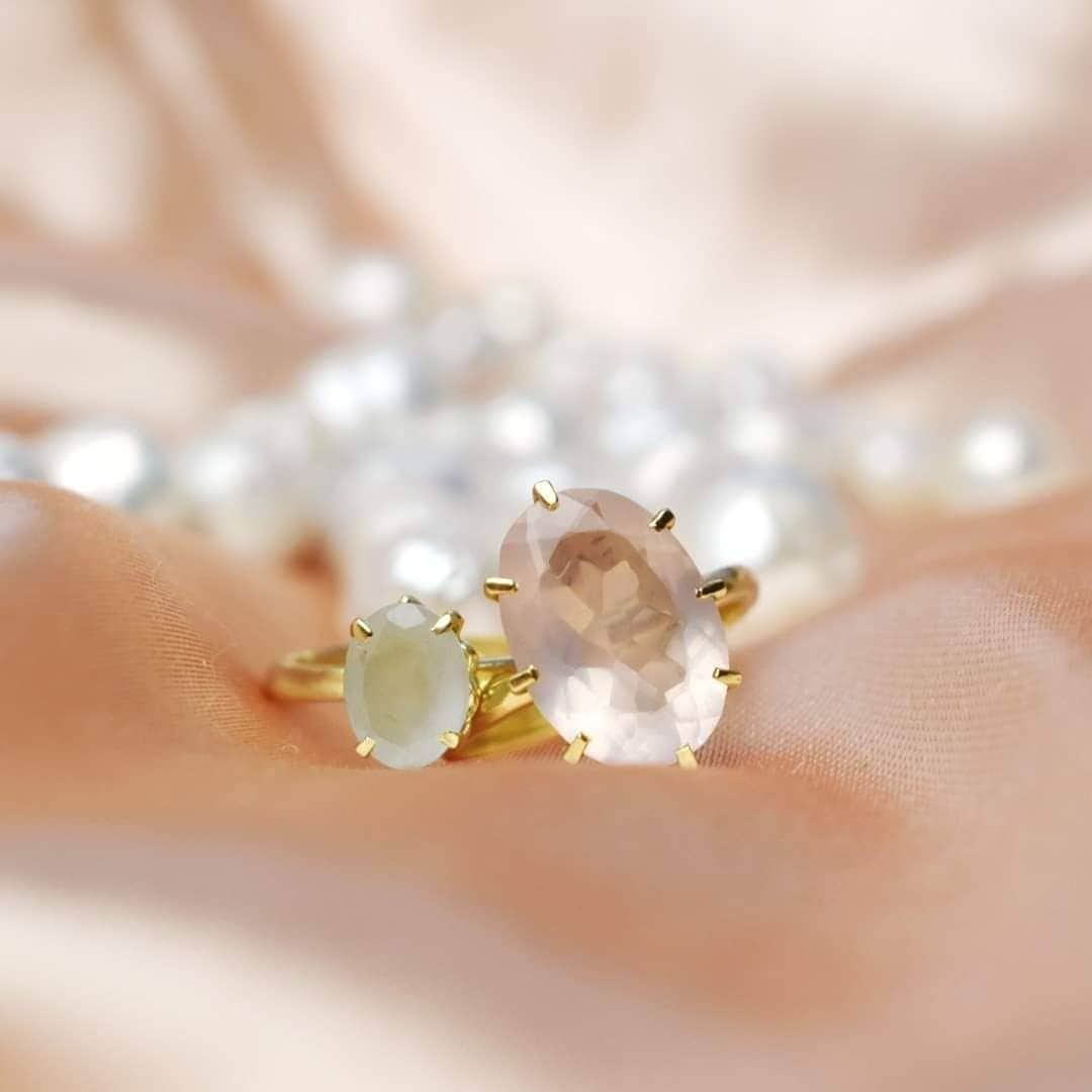 カレ ジュエリーさんのインスタグラム写真 - (カレ ジュエリーInstagram)「Are you in need of a beautiful gift for a special someone you want to spoil? An 18 Karat gold ring set with a magnificent stone could be one of the best presents because it will be personal and can symbolise your relationship or a special occasion ❤ #carrejewellery #Queenofhearts」6月24日 16時01分 - carrejewellery