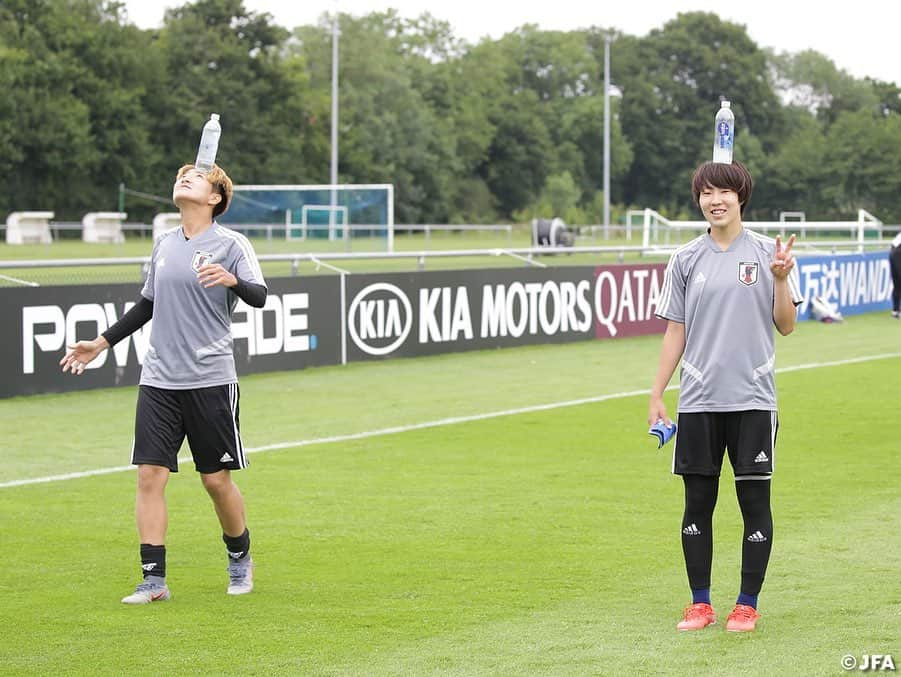 日本サッカー協会さんのインスタグラム写真 - (日本サッカー協会Instagram)「6/23(日)、完全非公開で行われたこの日のトレーニング。トレーニングが終わり、ダウンをして練習から引き上げてくる選手たち。#横山久美 #籾木結花 選手は大部コーチのストップがかかるまでシュート練習を行っていました！ ・ ✍️JFA.jpでは、活動レポートを掲載中！ ・ ＜FIFA女子ワールドカップフランス2019＞ なでしこジャパン🇯🇵試合日程  6/10 25:00｜0-0アルゼンチン🇦🇷 6/14 22:00｜2-1 スコットランド🏴󠁧󠁢󠁳󠁣󠁴󠁿 6/20 04:00｜0-2イングランド🏴󠁧󠁢󠁥󠁮󠁧󠁿 6/26 04:00｜vsオランダ🇳🇱 📺フジテレビ系列、NHK BS、J SPORTSで生中継！ ・ #nadeshiko #世界のなでしこ #なでしこジャパン#FIFAWWC」6月24日 16時16分 - japanfootballassociation