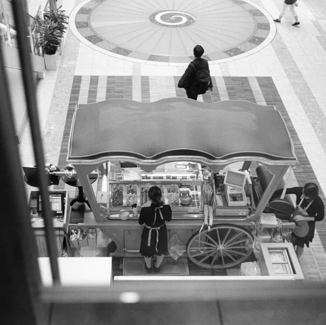 のインスタグラム：「マカロン空港 #フィルムカメラ #nikons2 #wnikkor35mmf25 #自家現像」