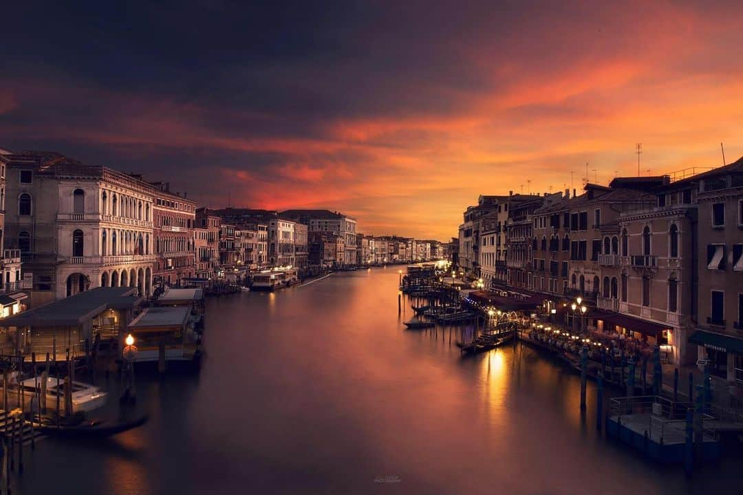 CANON USAさんのインスタグラム写真 - (CANON USAInstagram)「"Playing with long exposure in Venice." #MyCanonStory  Photo Credit: @jgarciaphotography1 Camera: #Canon EOS 6D Lens: EF 24-70mm f/2.8L II USM Aperture: f/22 ISO: 100 Shutter Speed: 30 sec Focal Length: 24mm」6月24日 22時11分 - canonusa