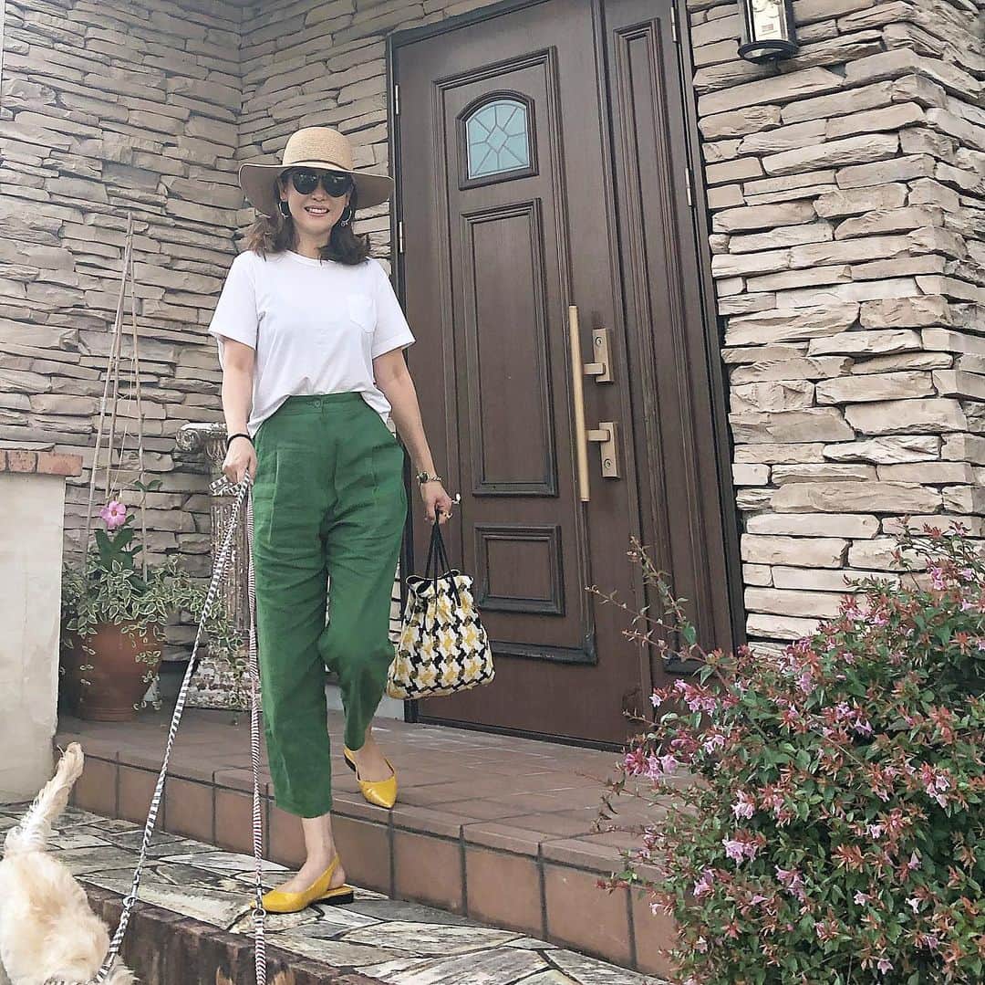 のインスタグラム：「. ちょっとくすんだグリーンのリネンパンツ💚  涼しいし履きやすい◎ . . .  @storynine_jp  @storynine . . . #アラフィフ#ootd#休日#cordinate #シンプルコーデ#着回しコーデ #大人カジュアル #storynine #リネンパンツ」