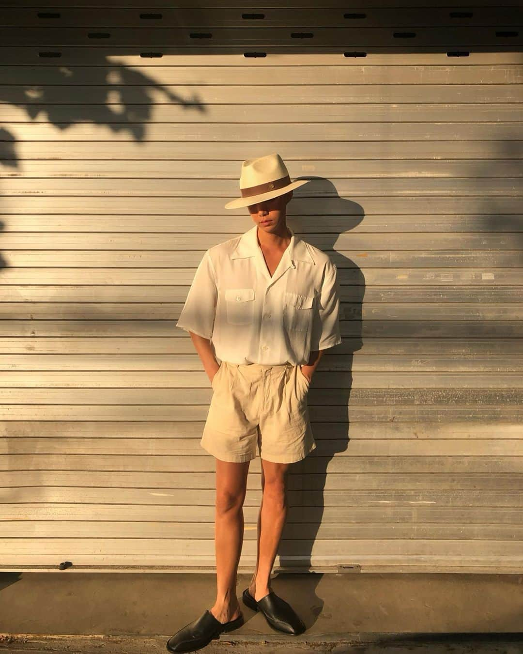 Junyoungさんのインスタグラム写真 - (JunyoungInstagram)「농부룩 . . . #ourlegacy #anderssonbell #laaubestudio #fedora #fedorahat #hat #panamahat #ootd #outfit #dailylook #menswear #mensfashion #お気に入り #カジュアル #コーデ #아워레가시 #앤더슨벨 #라오브스튜디오 #파나마햇 #페도라 #보광동 #이태원 #뮬」6月24日 22時08分 - yanggeng88