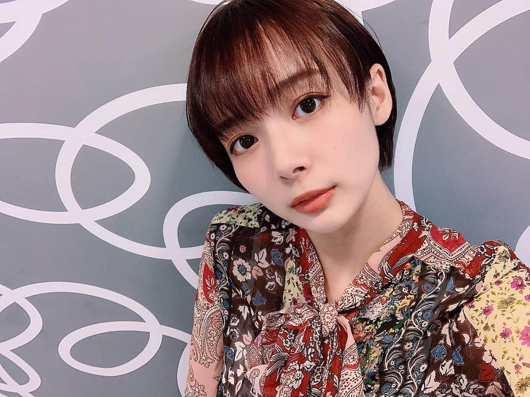 岡田紗佳さんのインスタグラム写真 - (岡田紗佳Instagram)「髪のメンテナンスしてきました💇‍♀️ 色が今までで一番好き！もうどれくらいお世話になってるんだろう。  @sasage_hair 捧さん！  #ショート #ショートヘア」6月24日 16時45分 - sayaka_okada