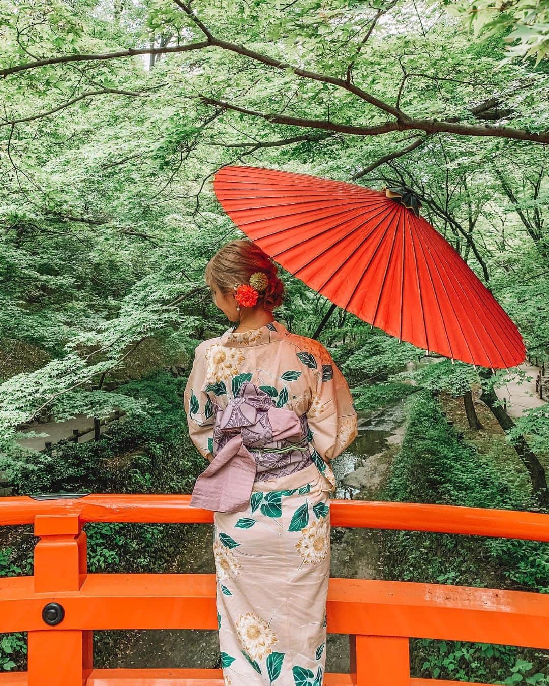 RUI ONUMAさんのインスタグラム写真 - (RUI ONUMAInstagram)「ㅤㅤㅤㅤㅤㅤㅤㅤㅤㅤㅤㅤㅤ JAPAN🇯🇵 ㅤㅤㅤㅤㅤㅤㅤㅤㅤㅤㅤ ざ！日本がテーマの写真！(笑)  6月頭に行った京都では 浴衣をレンタルしたよ〜👘 浴衣でもこんなに可愛い🧡  帯の結び方はいつも 「派手目でお願いします」 って頼んでるよ(笑) ㅤㅤㅤㅤㅤㅤㅤㅤㅤㅤㅤㅤㅤ 今の時期は、青もみじでいっぱい💚  秋の紅葉も綺麗だけど 青もみじと苔の時期は 朱色が映えるから端とか傘が 綺麗に見えるね〜⛩ ㅤㅤㅤㅤㅤㅤㅤㅤㅤㅤㅤㅤㅤ ㅤㅤㅤㅤㅤㅤㅤㅤㅤㅤㅤㅤㅤ ㅤㅤㅤㅤㅤㅤㅤㅤㅤㅤㅤㅤㅤ 今回の京都はJR東海ツアーズ様から ご招待を頂いて行ってきました🙏  新しい京都の魅力を知れて、 とっても楽しい旅だった🚅 ありがとうございます🙇‍♂️🧡 京都だいすき🧡(笑)  ㅤㅤㅤㅤㅤㅤㅤㅤㅤㅤㅤㅤㅤ ――――――――――――― ㅤㅤㅤㅤㅤㅤㅤㅤㅤㅤㅤㅤㅤ 🗺  #japan #京都 #kyoto ㅤㅤㅤㅤㅤㅤㅤㅤㅤㅤㅤㅤㅤ 📍 #北野天満宮  ㅤㅤㅤㅤㅤㅤㅤㅤㅤㅤㅤㅤㅤ ――――――――――――― ㅤㅤㅤㅤㅤㅤㅤㅤㅤㅤㅤㅤㅤ #日本ツアーズ  #京都ツアーズ #青もみじ  #my青もみじ #JR東海ツアーズ #promotion ㅤㅤㅤㅤㅤㅤㅤㅤㅤㅤㅤㅤㅤ #おーぬまんKYOTO旅」6月24日 17時07分 - onumaaan