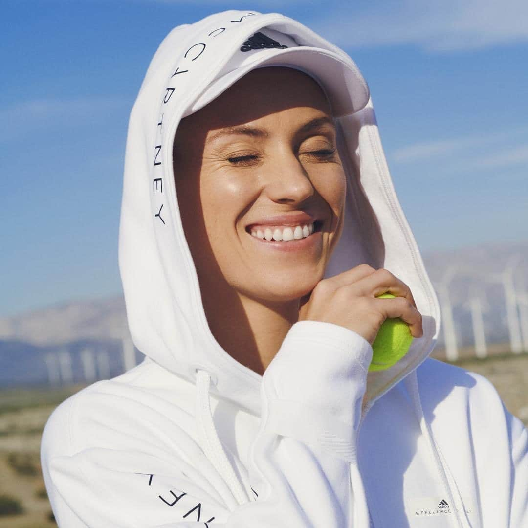 アンジェリーク・ケルバーさんのインスタグラム写真 - (アンジェリーク・ケルバーInstagram)「Serving for a purpose 🌎 Ready to take on Wimbledon in the new @adidas by @StellaMcCartney Tennis collection, made with recycled polyester and innovative dying techniques that help reduce water waste. Available from 1st July. #HereToCreate #aSMC #adidasTennis #TeamAngie」6月24日 17時33分 - angie.kerber