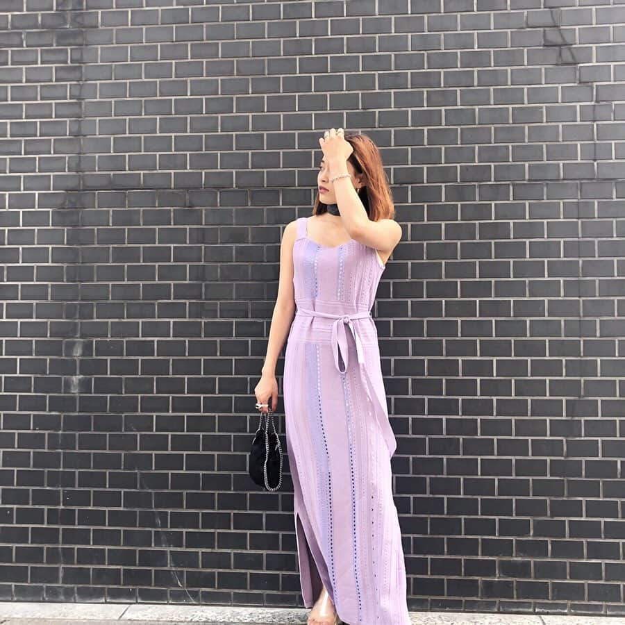 のインスタグラム：「. 【PICKUP ITEM】 . LACE LIKE LONG KNIT DRESS BLK / BEG / PUR ¥19,400 (+tax) . @_____akane____  155㎝ / Mサイズ着用 . . 夏にぴったり！ サラッと着用出来るニットワンピース✨ . インナーキャミがセットになっているので 1枚で着用可能です！ . Tシャツやタンクトップを レイヤードしても可愛いです💕 . 店舗通販も承っておりますので お気軽にお問い合わせくださいませ！ . . #ameri #amerivintage #onepiece #knit #summer #fashion #code #codenate #shinjuku #lumine2」