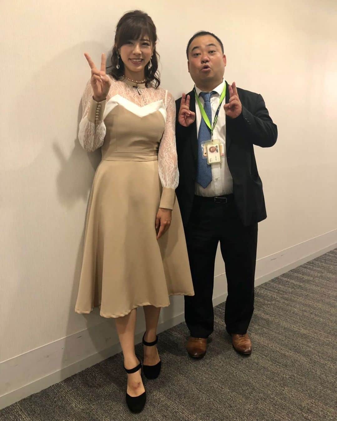 わちみなみのインスタグラム：「今夜7時  #Qさま!! 3時間スペシャル﻿ 出演いたします🌟🌟💓✨﻿ ﻿ ドラゴン堀江で共演した﻿ 堀江さん、TAWASHIさんと﻿ Qさま！！で共演できました😆﻿ ﻿ 歴史は苦手なのですが﻿ 面白いクイズばかりだったので是非ご覧ください！﻿ ﻿ #Qさま﻿ #わちみなみ 小野マネージャーさんと🙏✨」