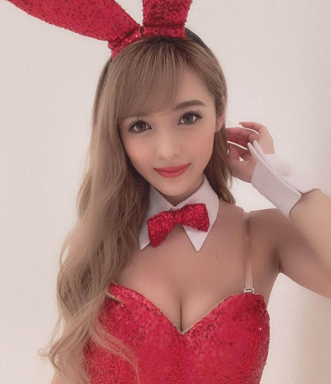 NATSUNEさんのインスタグラム写真 - (NATSUNEInstagram)「本日 CAMELOT FAVOR @club_camelot お待ちしてます🐰♥️ 出番 1:30-2:30-3:30 . #cyberjapan #cyberjapandancers  #サイバージャパン #cjd_natsune」6月24日 17時44分 - natsune__72