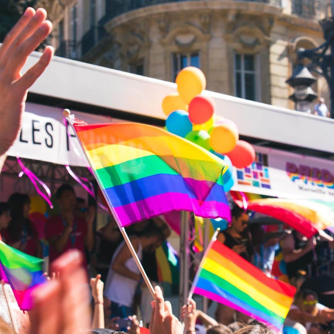 アクセサライズのインスタグラム：「Ahead of #LondonPride on the 6th July, and in recognition of Pride Month, we're celebrating with some super-inspiring people from our Head Office. 🌈✨ Head to our stories for more, or tap the link in our bio to visit the blog, where we're talking inclusivity, diversity and what it means to be true to your authentic self.  #Accessorize #LoveIsLove #Pride2019 #lgbtq🌈」