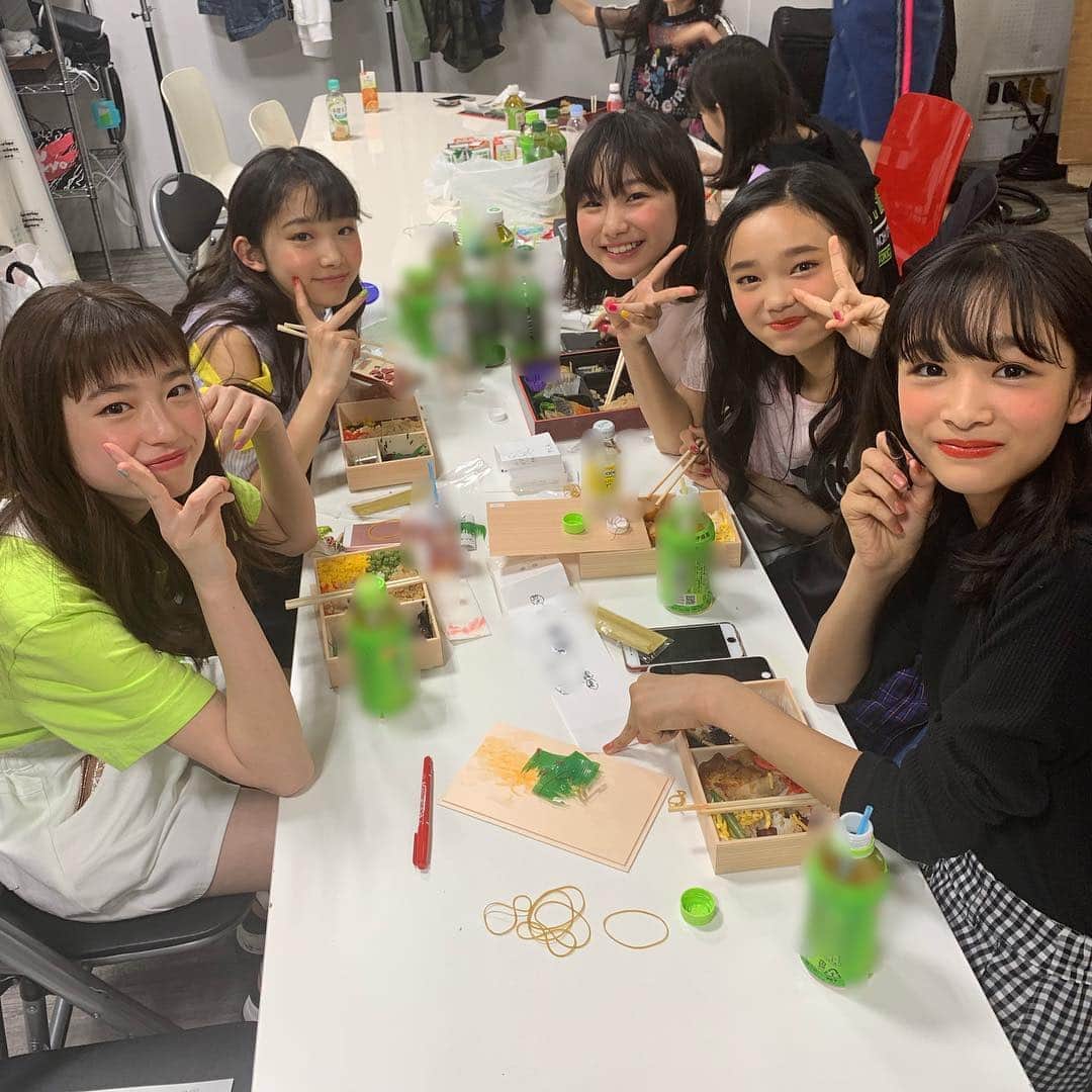 ニコ☆プチのインスタグラム：「﻿ ニコ☆プチ8月号、もうゲットしてくれたかな？﻿ ﻿ ﻿ ニコ☆プチのYouTubeチャンネル、「ニコ☆プチTV」では、さっそく動画撮影日記を公開中！﻿ ﻿ ﻿ プロフィールのURLからとべるから、チェックしてねーー💓💓﻿ ﻿ ﻿ ﻿ #ニコプチ﻿ #葛西杏也菜﻿ #井口虹姫﻿ #中山あやか﻿ #川本結月﻿ #川合菖蒲﻿ #関谷瑠紀」
