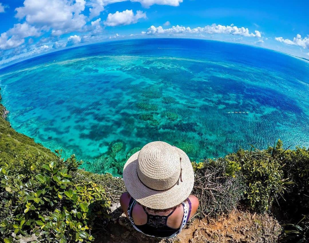 GoProさんのインスタグラム写真 - (GoProInstagram)「見渡す限り #宮古ブルー 🏝 宮古島 #三角点 から、 @cellfusionig + @chichifusion の一枚。 ・ ・ ・ #GoPro #GoProJP #GoProのある生活 #沖縄 #宮古島 #国内旅行 #旅 #Okinawa #MiyakoJima」6月24日 17時59分 - goprojp