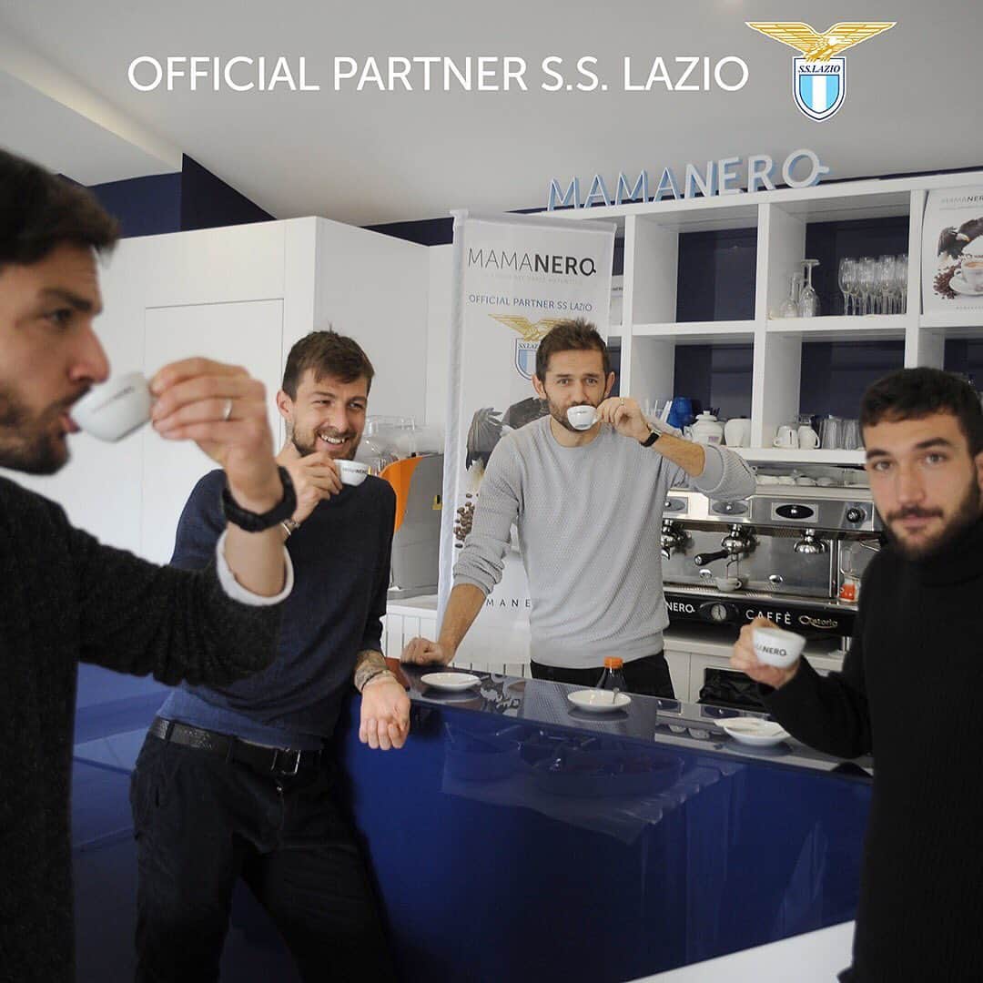 SSラツィオさんのインスタグラム写真 - (SSラツィオInstagram)「☕️ @caffemamanerocrs, il caffè dei campioni!  #mamanero #caffe #sslazio #officialpartner」6月24日 18時00分 - official_sslazio
