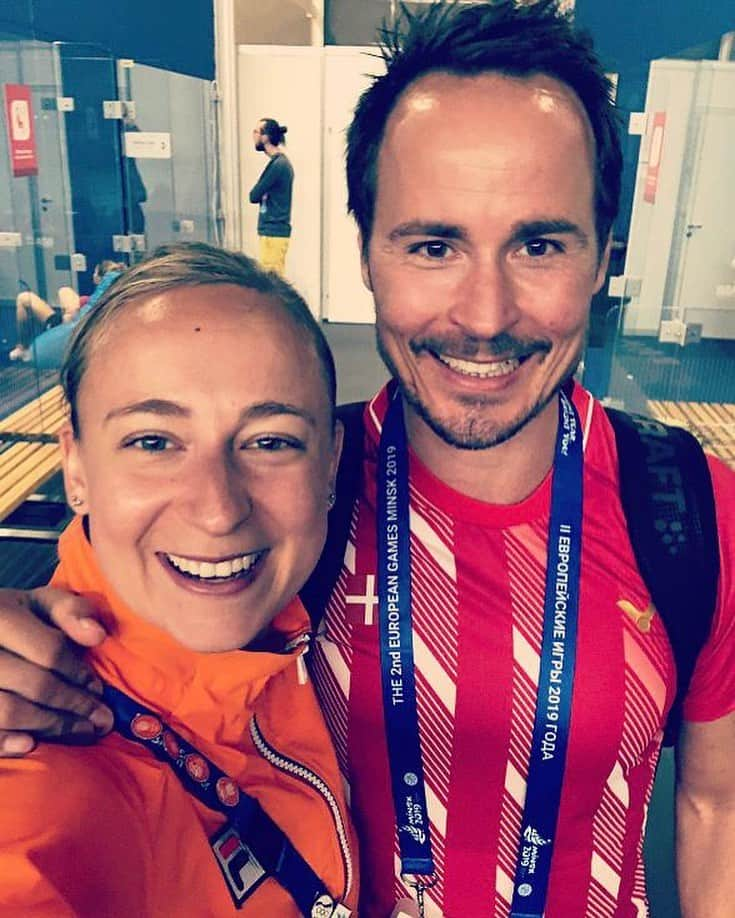 セレーナ・ピークさんのインスタグラム写真 - (セレーナ・ピークInstagram)「Look who I ran into this morning??! All smiles and good vibes after winning our first match against the Germans. Later this evening I’ll play another match with @robintabeling. Let’s go teamNL! #europeangames #teamnl」6月24日 18時08分 - selenapiek