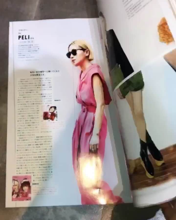 PELIのインスタグラム：「#Zipper の復刊号"Back in the 90's"が発売されました❤️ 13年？ぶりのジッパー✨👽✨みんなの思い出話の中に、 @ggsanoo サニーさんとのNYのページもあって沁みた✨✨✨ 是非です🌹🌹🌹 #zipper #babyg パメオのオールイン💃 #pameopose #パチパチズ」